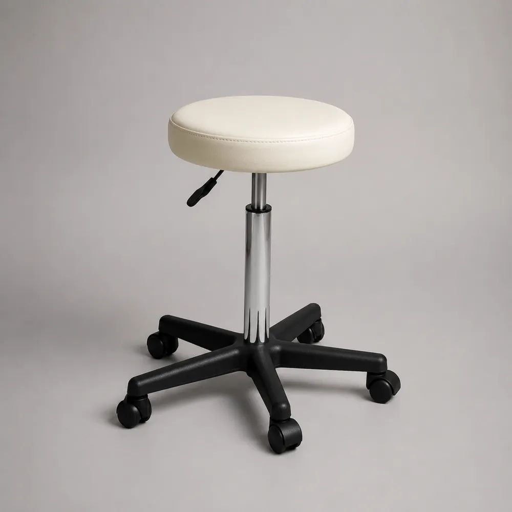 Sgabello da ufficio girevole regolabile in altezza con seduta in similpelle e base a 5 ruote, bianco, Ø50 × H45-57 cm